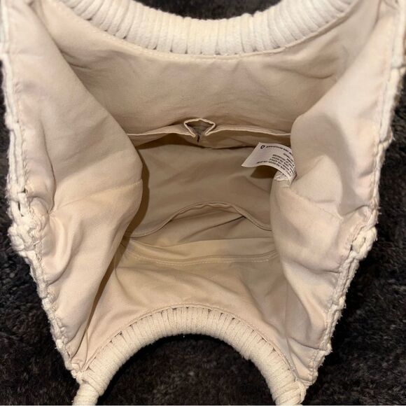 A New Day Creme Crochet Unstructured Medium Size Handbag Mermaidcore Beach Pool - Picture 6 of 10